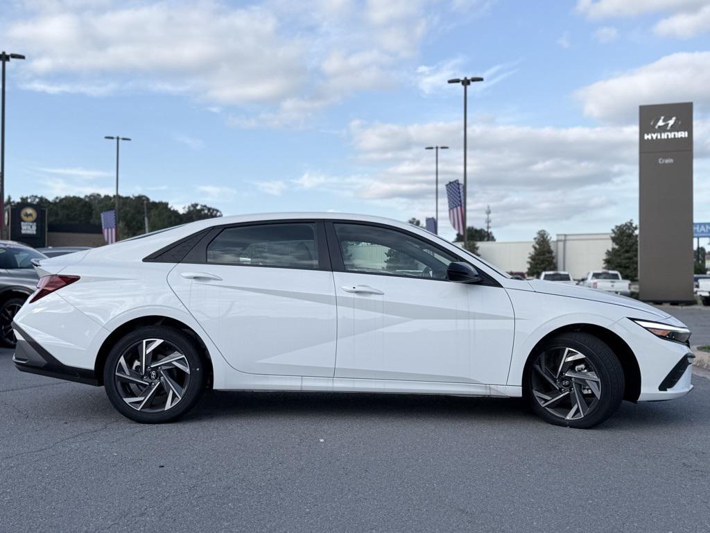 new 2025 Hyundai Elantra car, priced at $24,081
