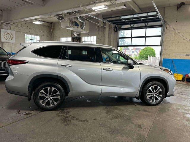 used 2022 Toyota Highlander car, priced at $24,990