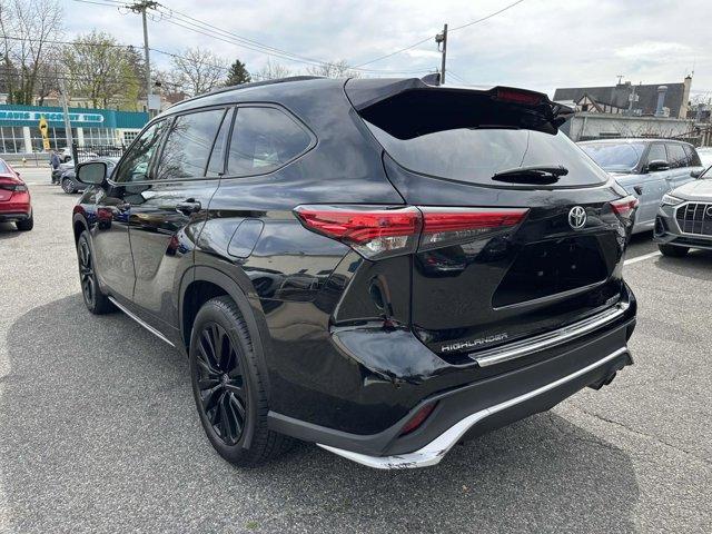 used 2023 Toyota Highlander car, priced at $34,800