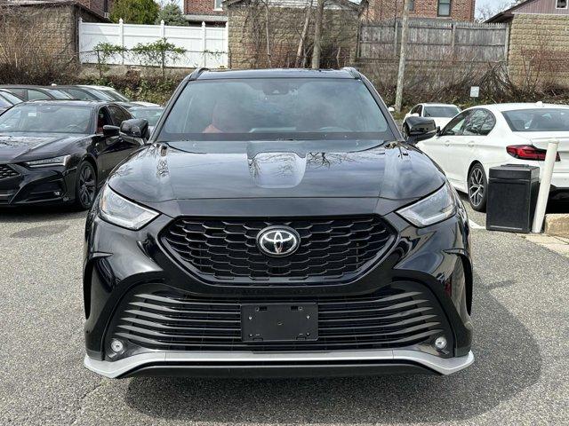 used 2023 Toyota Highlander car, priced at $34,800