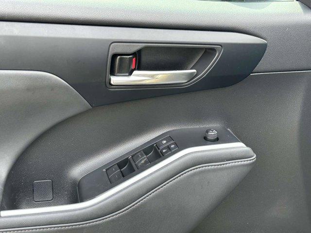 used 2022 Toyota Highlander car, priced at $29,800