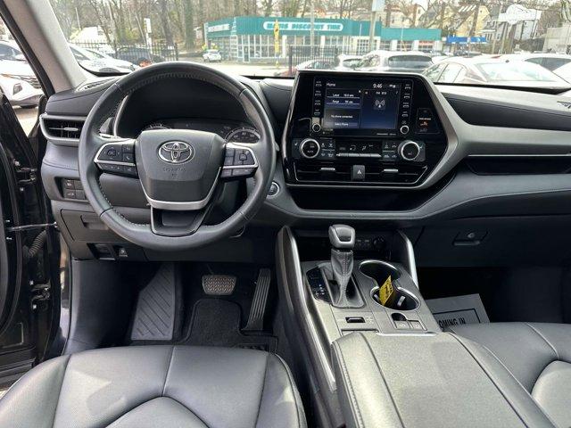 used 2022 Toyota Highlander car, priced at $29,800
