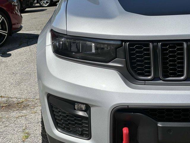used 2022 Jeep Grand Cherokee car, priced at $29,890