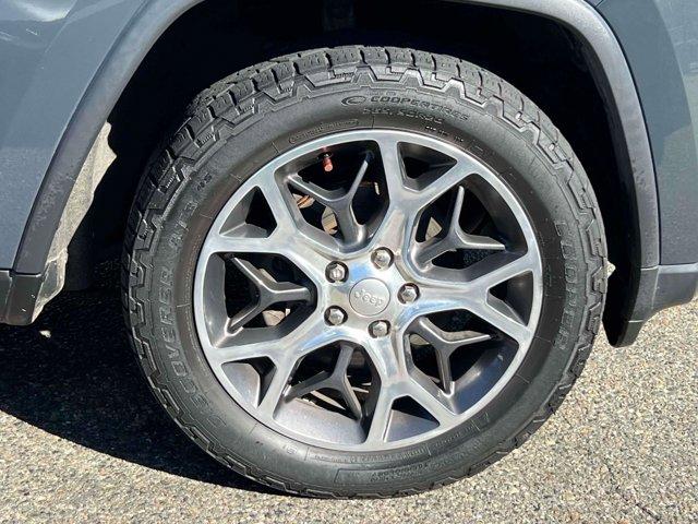 used 2017 Jeep Grand Cherokee car, priced at $13,980