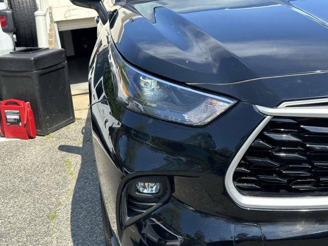 used 2022 Toyota Highlander car, priced at $28,800