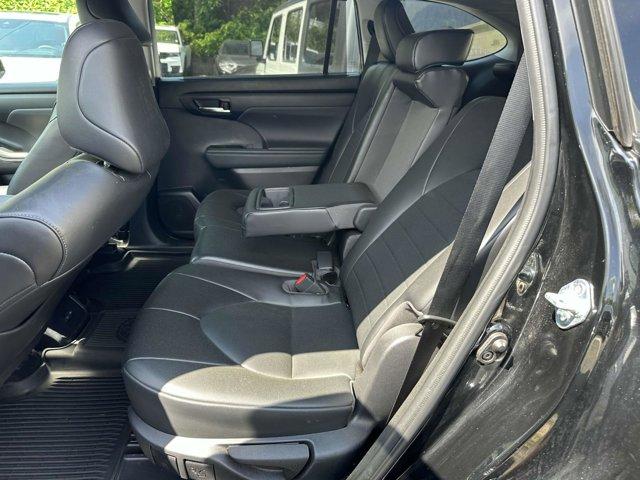 used 2022 Toyota Highlander car, priced at $28,800