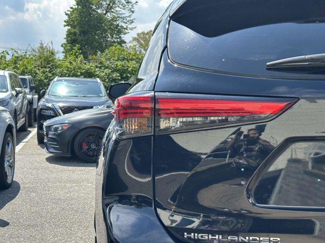 used 2022 Toyota Highlander car, priced at $28,800