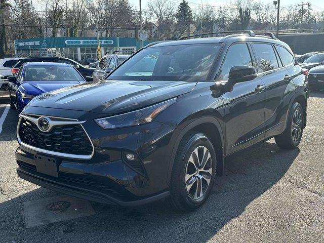 used 2022 Toyota Highlander car, priced at $31,800