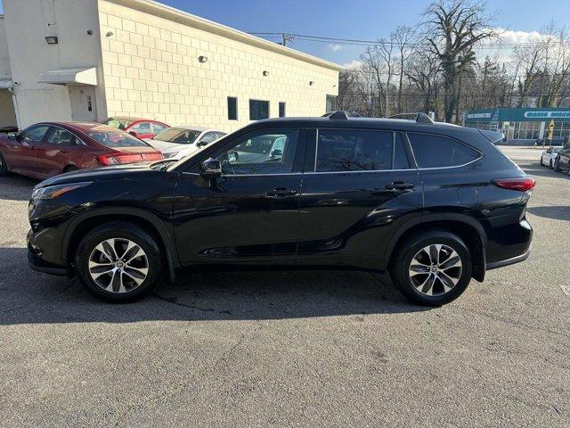 used 2022 Toyota Highlander car, priced at $31,800