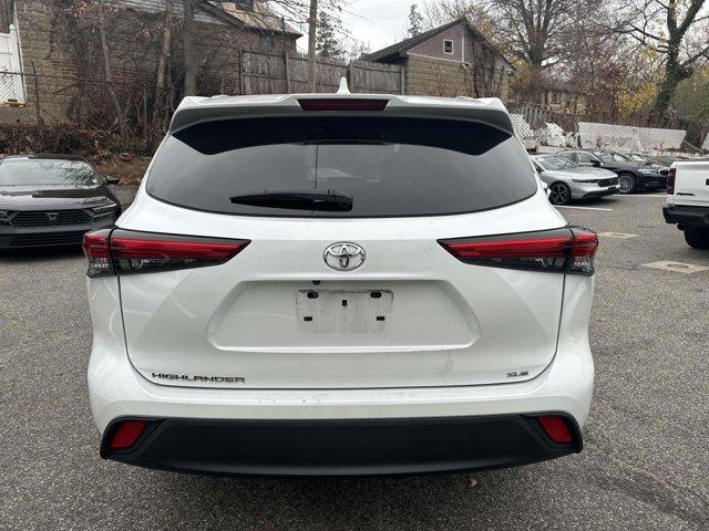 used 2022 Toyota Highlander car, priced at $28,490