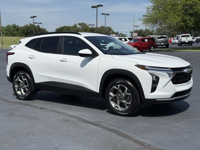 new 2025 Chevrolet Trax car, priced at $25,525