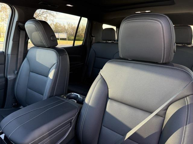 new 2026 Chevrolet Traverse car, priced at $52,145