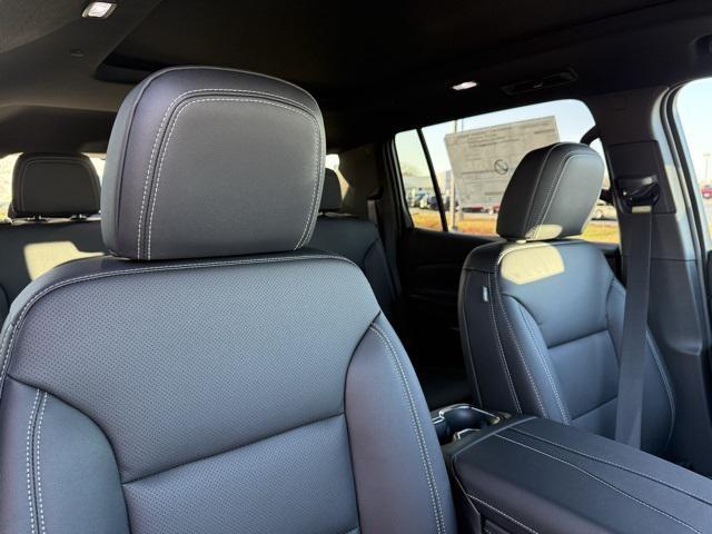 new 2026 Chevrolet Traverse car, priced at $52,145