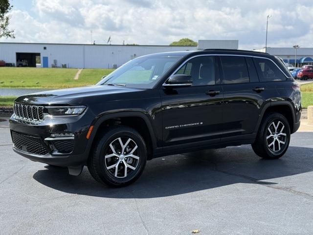used 2024 Jeep Grand Cherokee car, priced at $33,791