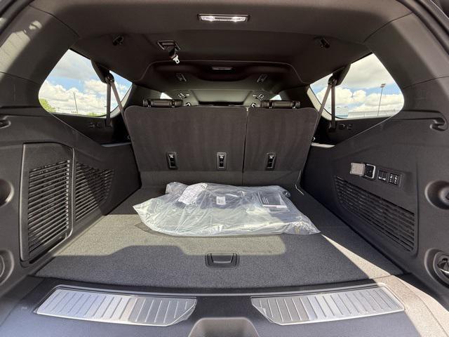 new 2025 Chevrolet Suburban car, priced at $87,590