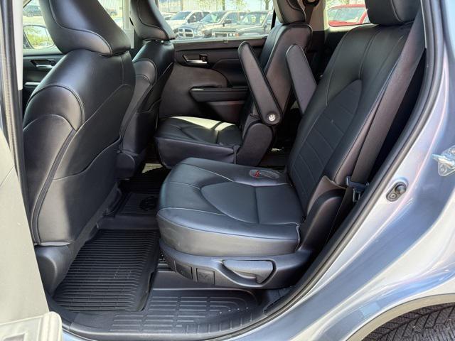 used 2022 Toyota Highlander car, priced at $29,480