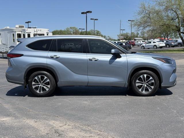 used 2022 Toyota Highlander car, priced at $29,480