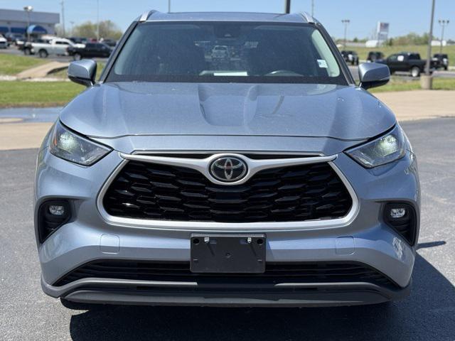 used 2022 Toyota Highlander car, priced at $29,480