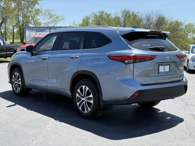 used 2022 Toyota Highlander car, priced at $29,480