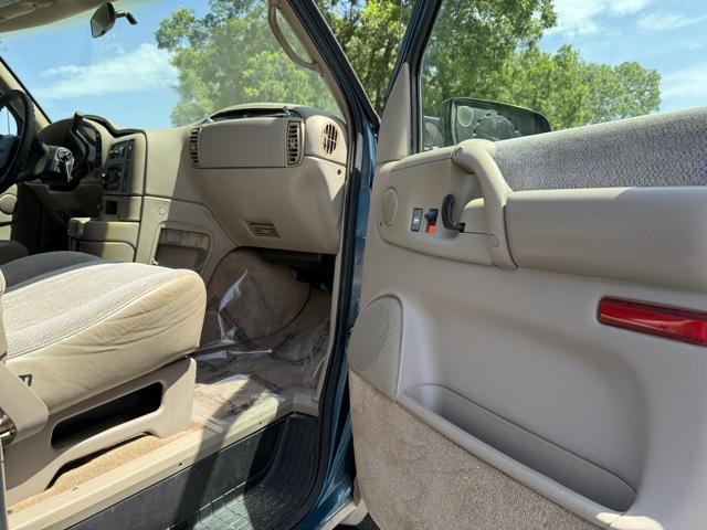 used 1998 GMC Safari car, priced at $4,700