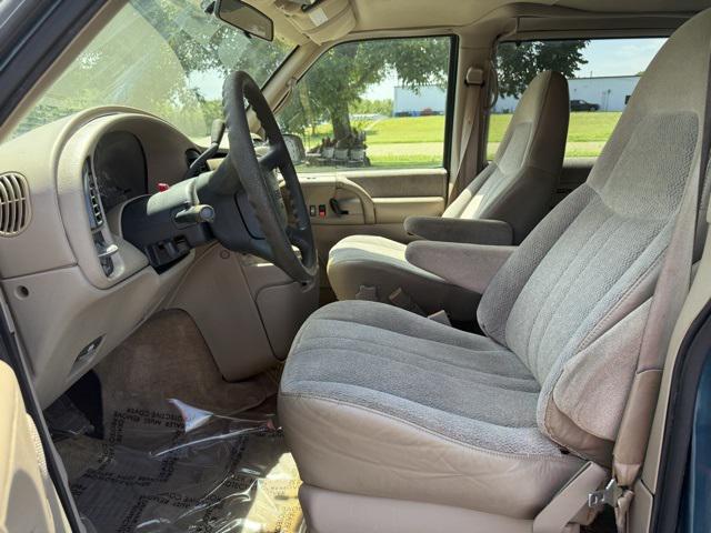 used 1998 GMC Safari car, priced at $4,700