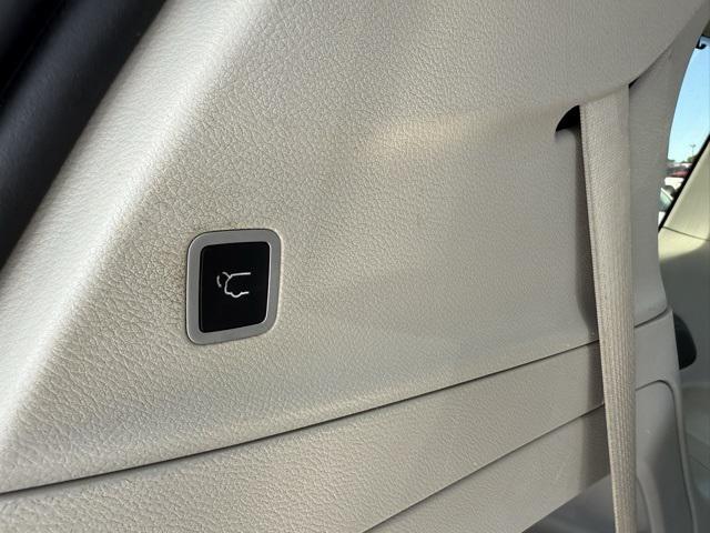 used 2018 Chrysler Pacifica car, priced at $13,994