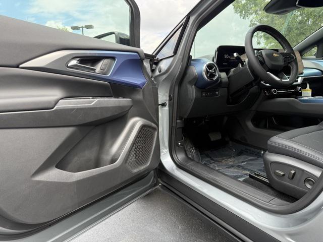 new 2025 Chevrolet Equinox EV car, priced at $47,415