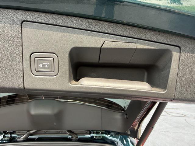 used 2025 Cadillac XT4 car, priced at $34,995