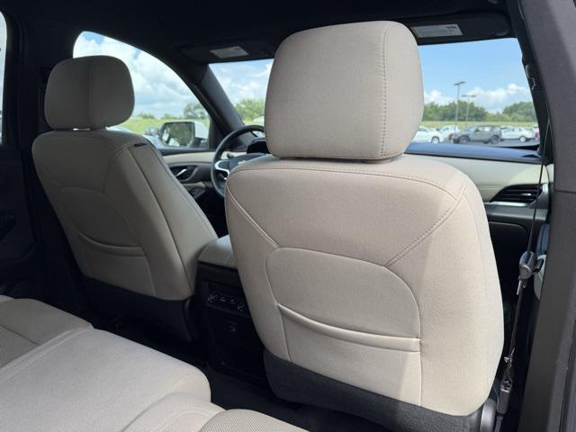 used 2023 Chevrolet Traverse car, priced at $20,995