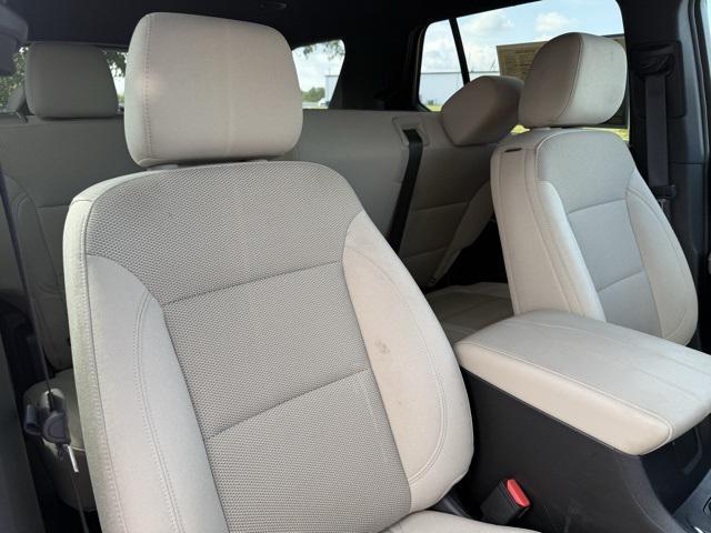 used 2023 Chevrolet Traverse car, priced at $20,995