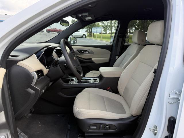used 2023 Chevrolet Traverse car, priced at $20,995