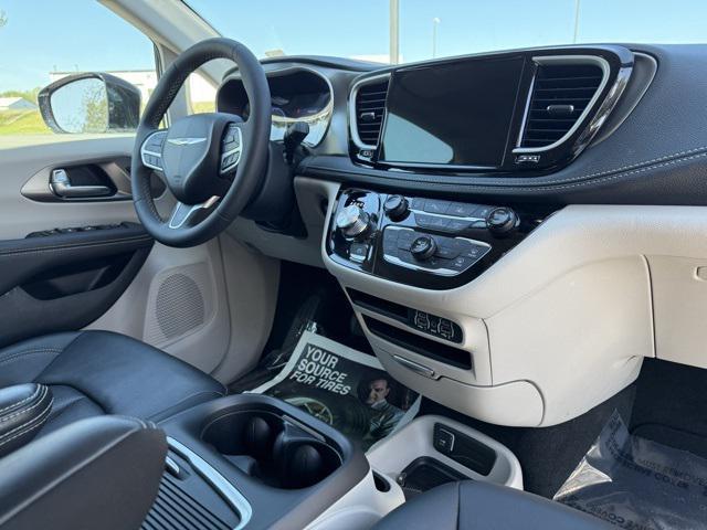 used 2024 Chrysler Pacifica car, priced at $33,721