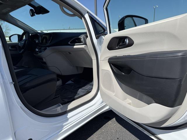 used 2024 Chrysler Pacifica car, priced at $33,721