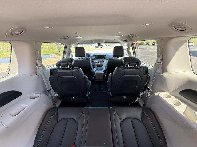 used 2024 Chrysler Pacifica car, priced at $33,721