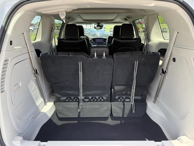 used 2022 Chrysler Pacifica Hybrid car, priced at $23,787