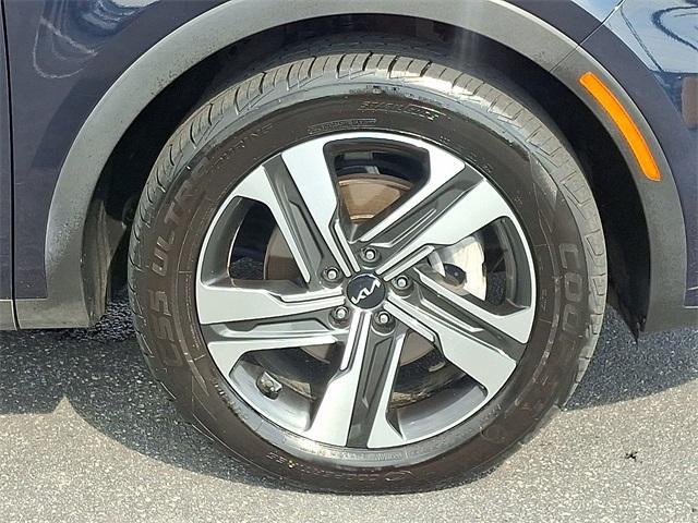 used 2023 Kia Sorento Plug-In Hybrid car, priced at $35,231