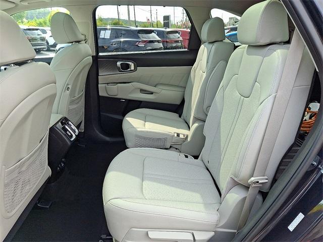 used 2023 Kia Sorento Plug-In Hybrid car, priced at $35,231