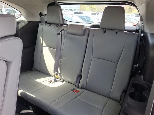used 2022 Toyota Highlander car, priced at $38,626