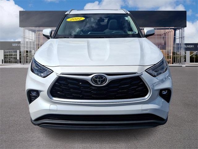 used 2022 Toyota Highlander car, priced at $38,626