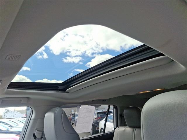 used 2022 Toyota Highlander car, priced at $38,626