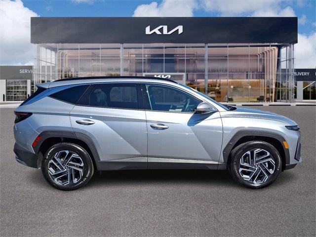 used 2025 Hyundai TUCSON Hybrid car, priced at $39,514