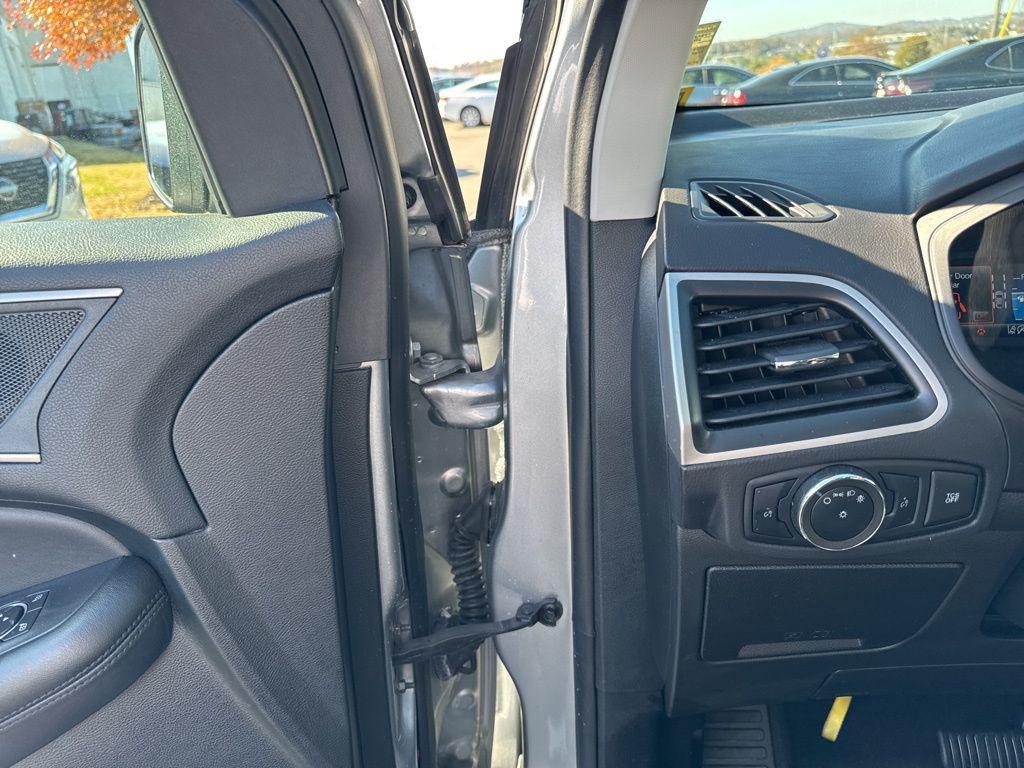 used 2023 Ford Edge car, priced at $22,351