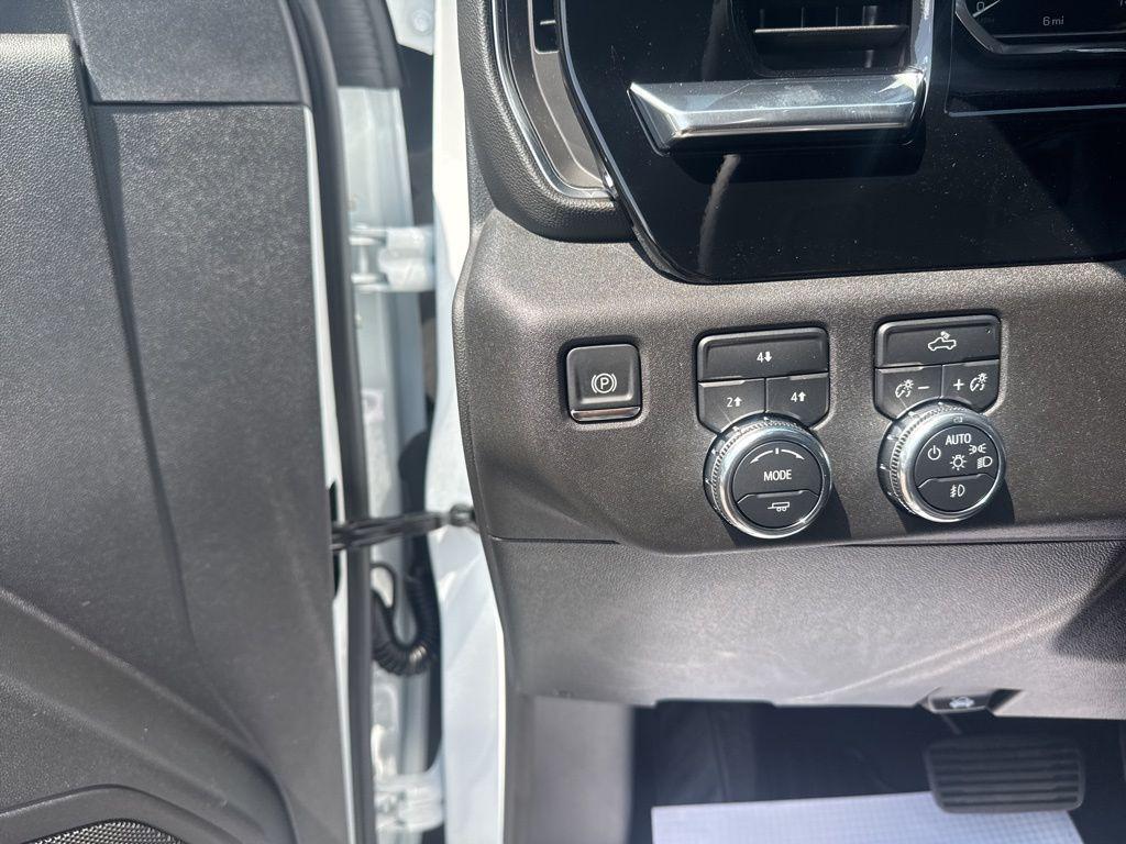 new 2025 GMC Sierra 2500 car, priced at $51,935