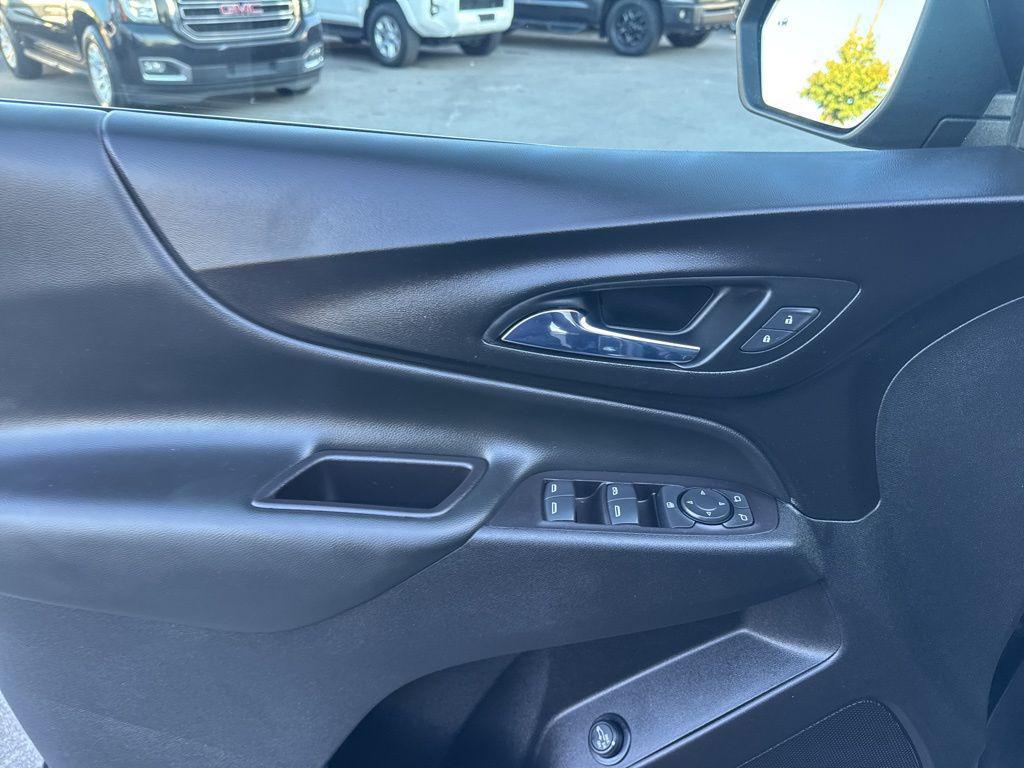 used 2022 Chevrolet Equinox car, priced at $18,879