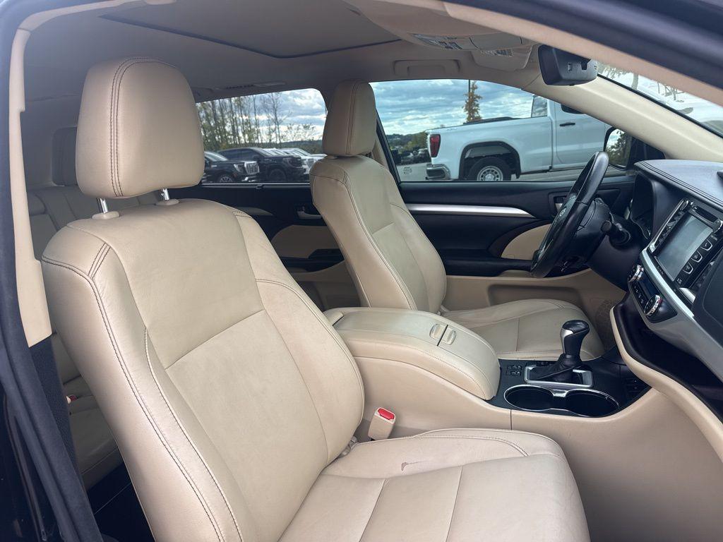 used 2017 Toyota Highlander car, priced at $18,924