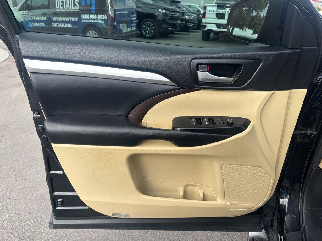 used 2017 Toyota Highlander car, priced at $18,924
