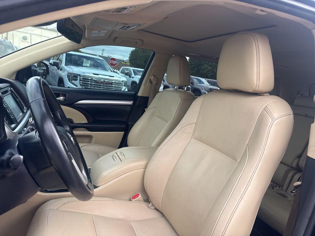 used 2017 Toyota Highlander car, priced at $18,924