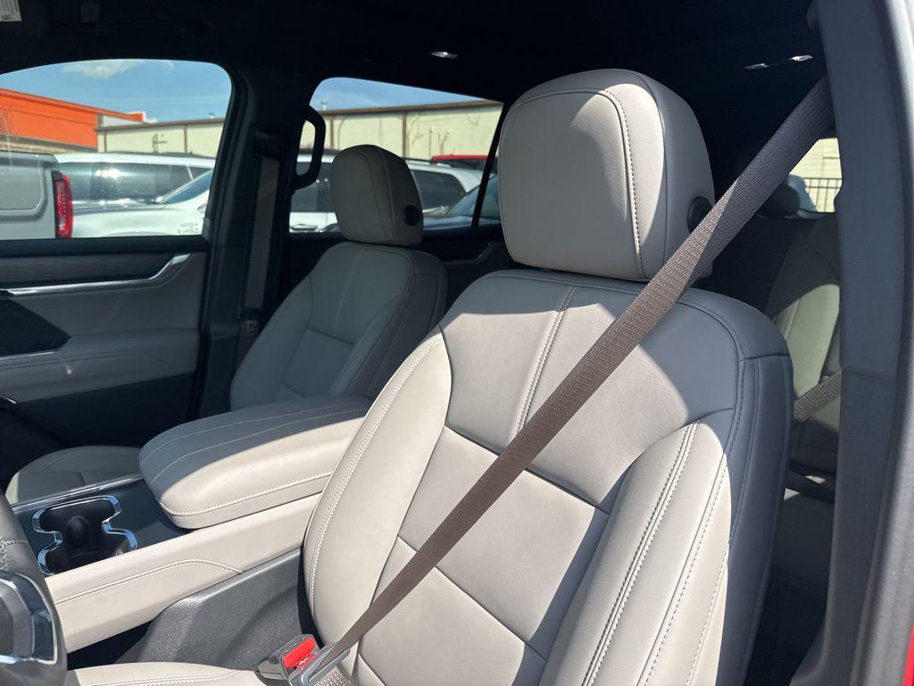 new 2025 GMC Acadia car, priced at $48,375