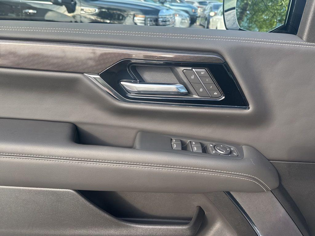 new 2025 GMC Yukon car, priced at $77,180