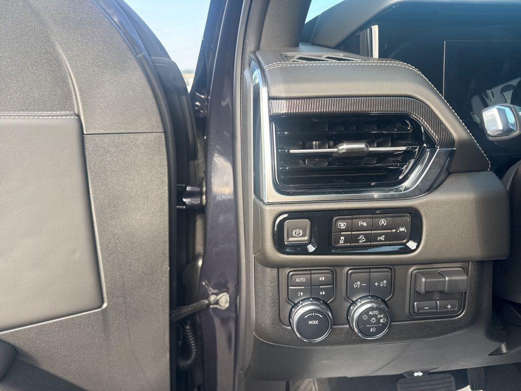 new 2025 GMC Yukon car, priced at $77,180